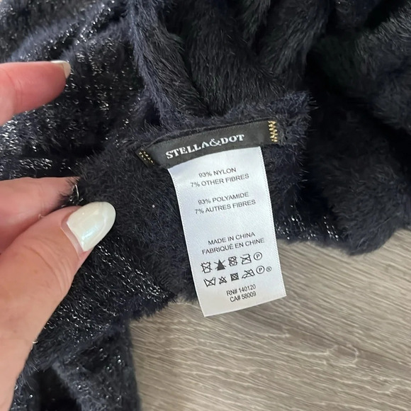 Stella & Dot Kaci Scarf Metallic Infinity Snaps - Picture 3 of 4